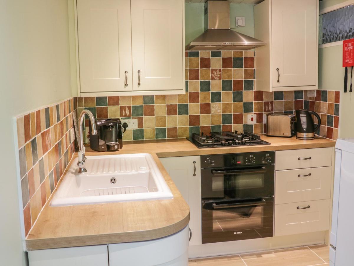 8 Stonegate Villa Bentham ภายนอก รูปภาพ